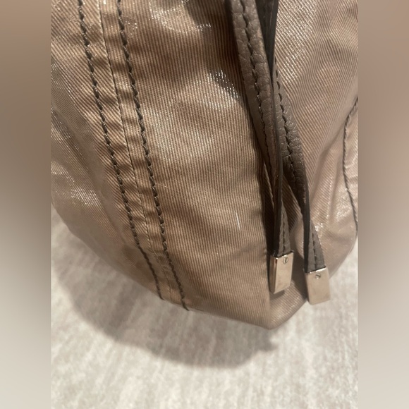 TOD’S QUIET LUX BUCKET BAG - Picture 7 of 16